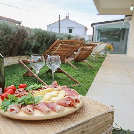 Eco Eclectic Villa With Pool Solin Exterior photo